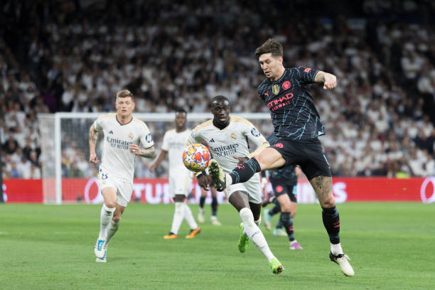 但他对卡卡 但他对卡卡